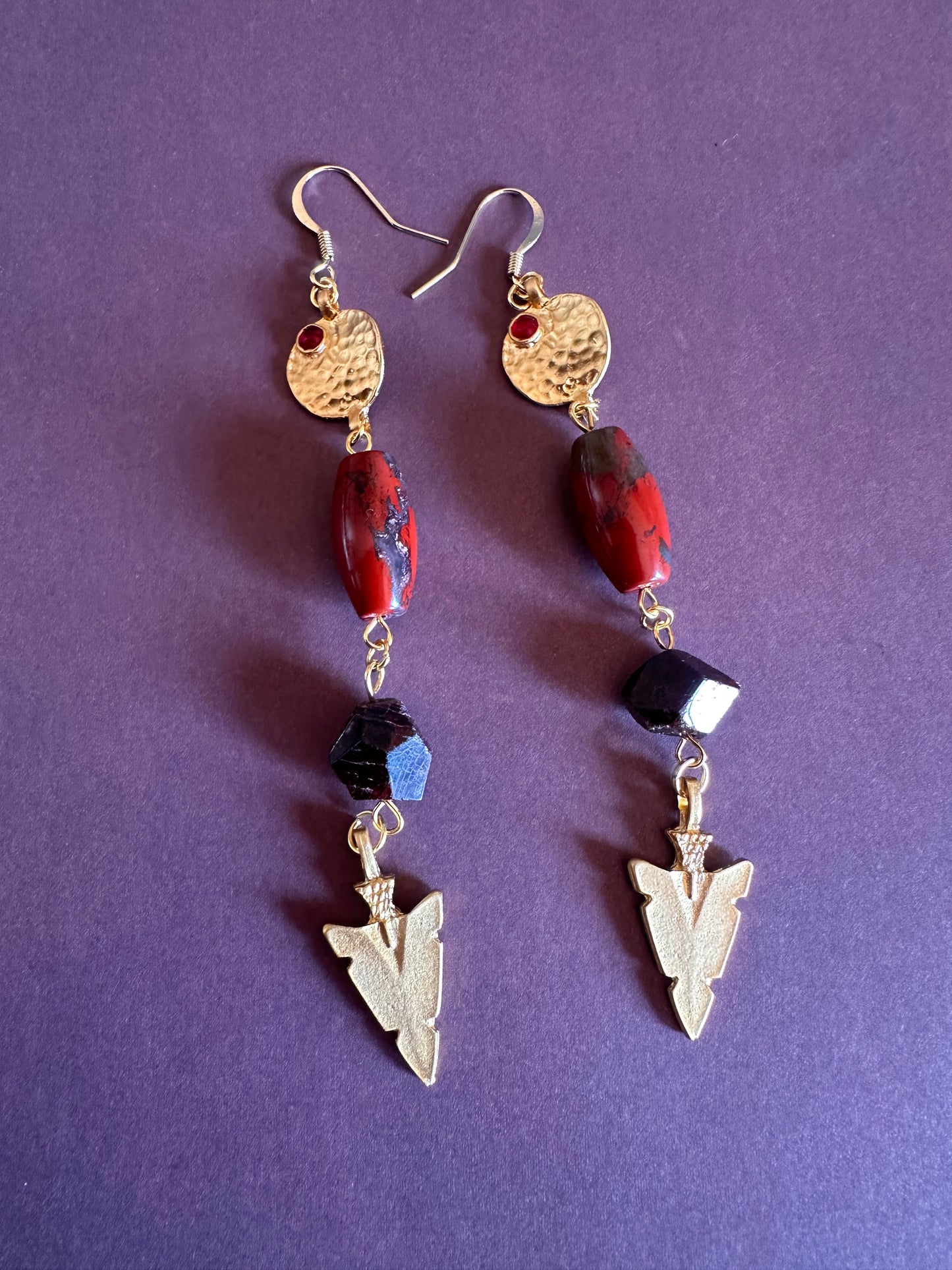 Garnet and jasper golden dangle arrow earrings